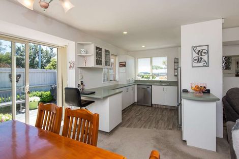Photo of property in 59 Queenspark Drive, Parklands, Christchurch, 8083