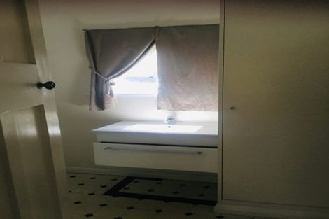 Photo of property in 4 Myrtle Crescent, Mount Cook, Wellington, 6021