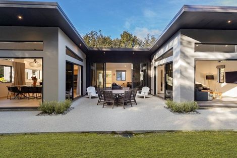 Photo of property in 13 Arbor Lane, Mount Creighton, Queenstown, 9371