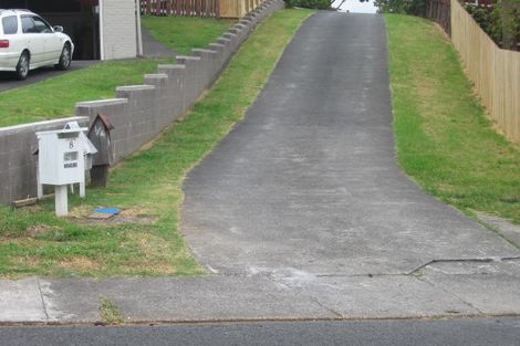 Photo of property in 2/6 Sovereign Place, Glenfield, Auckland, 0629