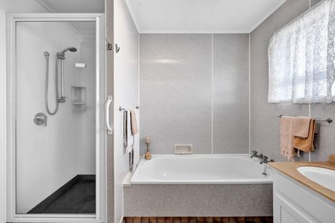 Photo of property in 3a Surrey Street, Hawera, 4610