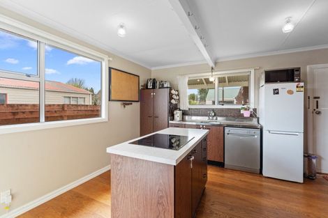 Photo of property in 24 Domain Road, Otaki, 5512