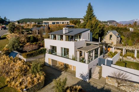 Photo of property in 8b Minaret Ridge, Wanaka, 9305