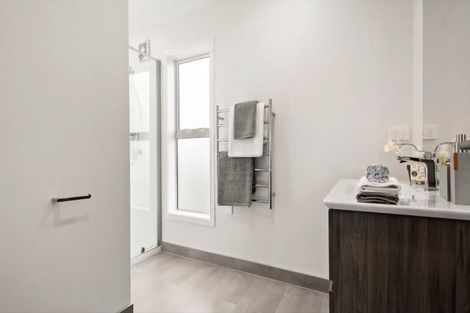 Photo of property in 26b Stottholm Road, Titirangi, Auckland, 0604