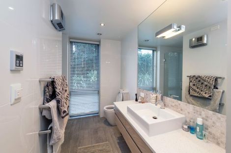 Photo of property in 28 Kennedy Crescent, Wanaka, 9305