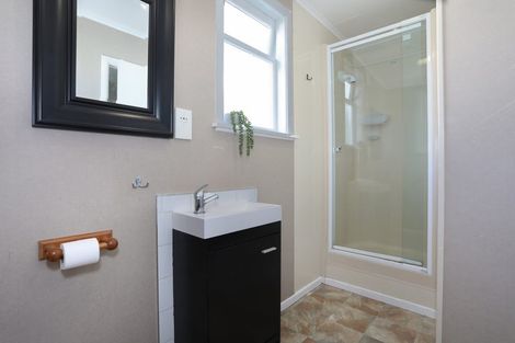 Photo of property in 40 Follett Street, Marton, 4710