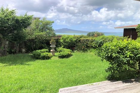 Photo of property in 1/42 Seacliffe Avenue, Belmont, Auckland, 0622