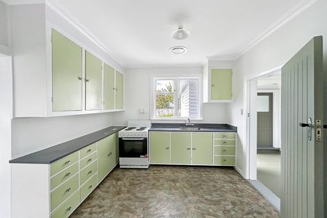 Photo of property in 12 Quinn Road, Levin, 5510