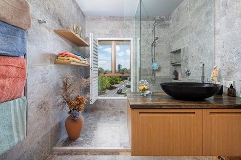 Photo of property in 6/4a The Promenade, Takapuna, Auckland, 0622