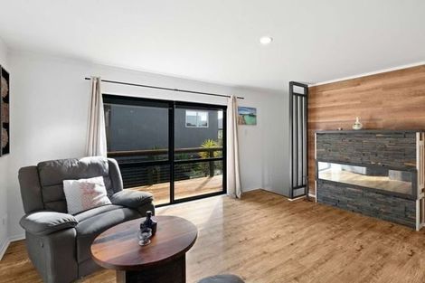 Photo of property in 5b Collingwood Road, Waiuku, 2123