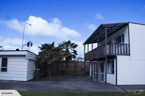 Photo of property in 55 Red Beach Road, Red Beach, 0932