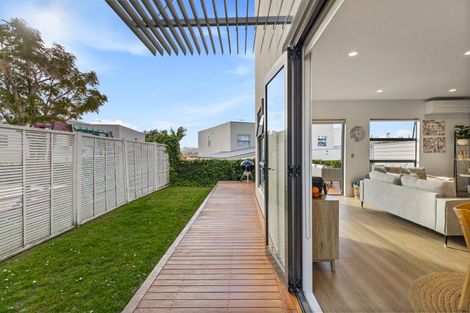 Photo of property in 18/40 Scarlet Oak Drive, Schnapper Rock, Auckland, 0632