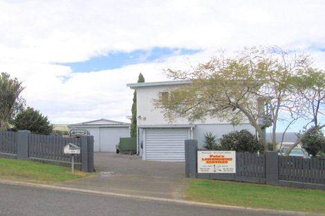 Photo of property in 103 Chevron Crescent, Whangamata, 3620
