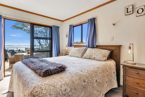 Photo of property in 18 Bay View Road, Cable Bay, 0420