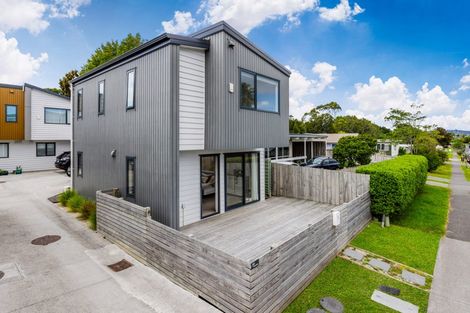 Photo of property in 50e Cascades Road, Pakuranga Heights, Auckland, 2010