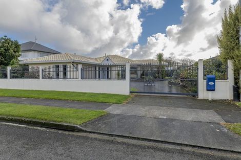Photo of property in 32 Easton Way, Levin, 5510