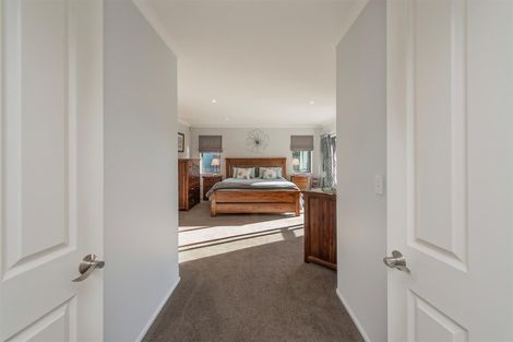 Photo of property in 18 Coolspring Way, Redwood, Christchurch, 8051