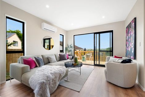 Photo of property in 50 Sandgate Avenue, Botany Downs, Auckland, 2010