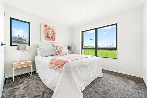 Photo of property in 5 Seagreen Avenue, Rosehill, 2113