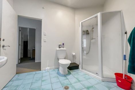 Photo of property in Endeavour Apartments, 16/125u Thorndon Quay, Pipitea, Wellington, 6011