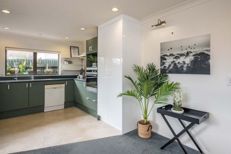 Photo of property in 1 Inverell Place, Waikanae, 5036