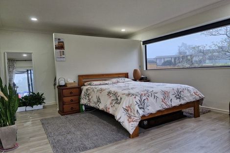 Photo of property in 11 Royal Heights, Glen Avon, New Plymouth, 4312