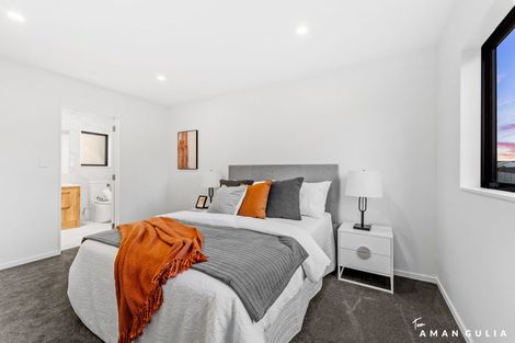 Photo of property in 26-28 Pomaria Road, Henderson, Auckland, 0610