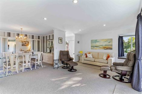 Photo of property in 1 Pelican Lane, Unsworth Heights, Auckland, 0632