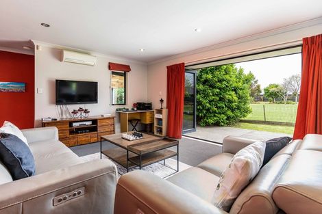 Photo of property in 15 Diamond Court, Ashhurst, 4810