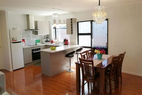 Photo of property in 2/12 Merriefield Avenue, Forrest Hill, Auckland, 0620