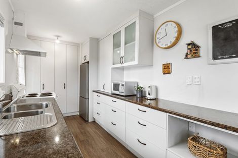 Photo of property in 5/9 Manuka Road, Bayview, Auckland, 0629