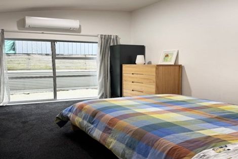 Photo of property in 2/57 Aeroview Drive, Beach Haven, Auckland, 0626