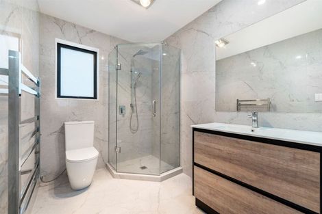 Photo of property in 19a Farwood Drive, Henderson, Auckland, 0612