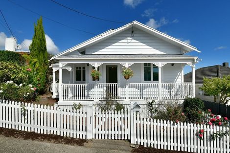 Photo of property in 43 Puriri Street, Helensville, 0800