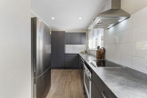 Photo of property in 21 Lowtherhurst Road, Massey, Auckland, 0614