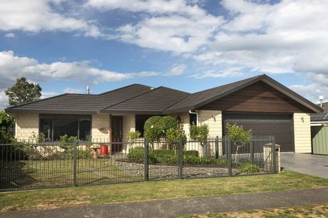 Photo of property in 15 Delta Mews Place, Clive, 4102