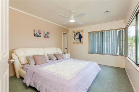 Photo of property in 2/150 Luckens Road, West Harbour, Auckland, 0618