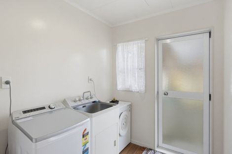 Photo of property in 16 Easton Way, Levin, 5510