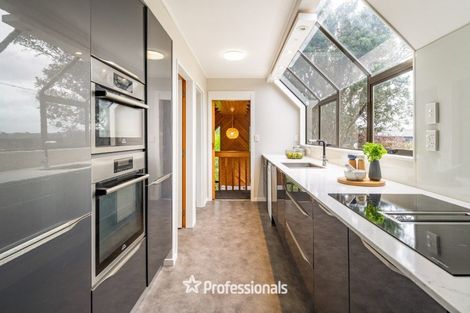 Photo of property in 6 Cassis Place, Crofton Downs, Wellington, 6035