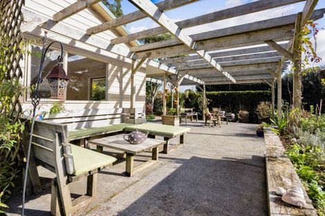 Photo of property in 164 Cross Road, Lepperton, New Plymouth, 4373
