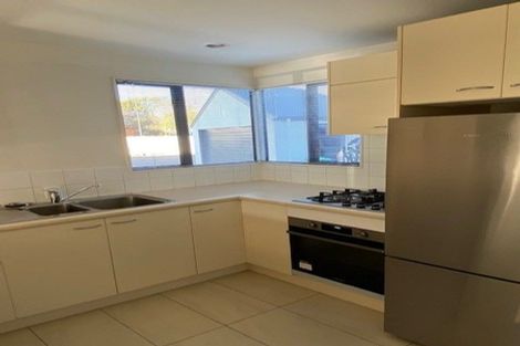 Photo of property in 8 Oakford Close, Riccarton, Christchurch, 8011