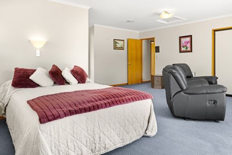 Photo of property in 39 Kew Road, Westport, 7825