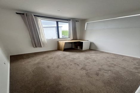 Photo of property in 4e Montmere Avenue, Te Atatu Peninsula, Auckland, 0610