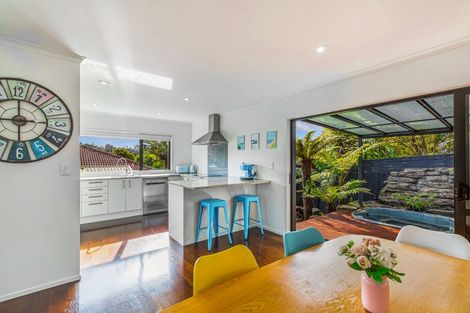 Photo of property in 33 Taipari Road, Te Atatu Peninsula, Auckland, 0610