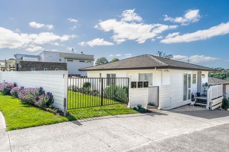 Photo of property in 1/7 Tuscan Place, Half Moon Bay, Auckland, 2012