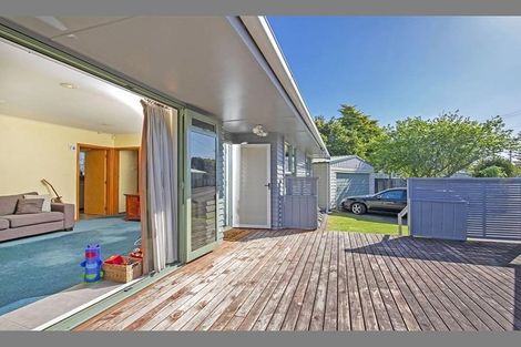 Photo of property in 85 Gloria Avenue, Te Atatu Peninsula, Auckland, 0610