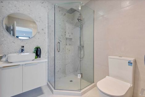 Photo of property in 44c Bruce Road, Glenfield, Auckland, 0629