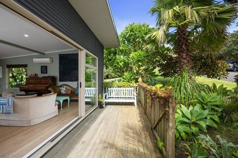 Photo of property in 5 Empressa Heights, Helensville, 0800