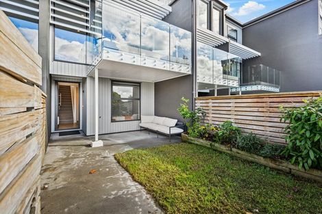 Photo of property in 18 Memorial Park Lane, Hobsonville, Auckland, 0618