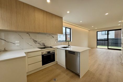 Photo of property in 3/131 Lancaster Road, Beach Haven, Auckland, 0626